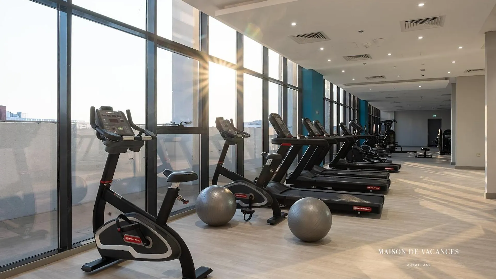 10Mins From Dubai Mall Studio With A Large Balcony 아랍에미리트